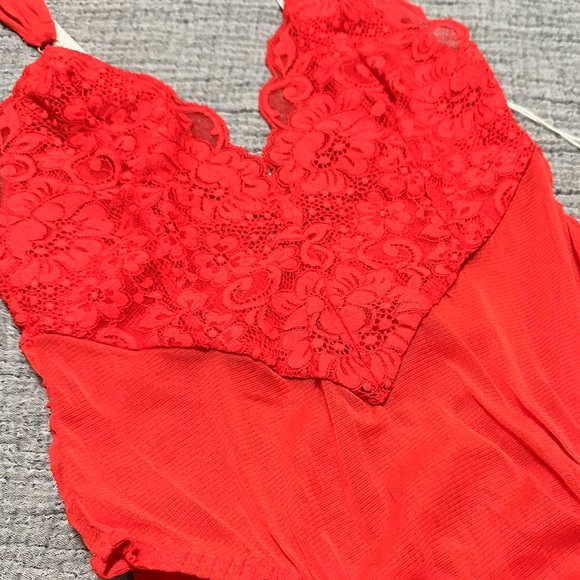 🆕 REVOLVE X FREE PEOPLE WE ARE “HOT AS HELL” CHEAP & CHEERFUL - Picture 5 of 8